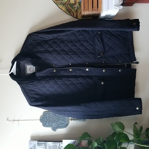 Vineyard Vines Jackets & Blazers - Quilted Puffer Corduroy Collared Vinyard Vines Jacket Size Medium